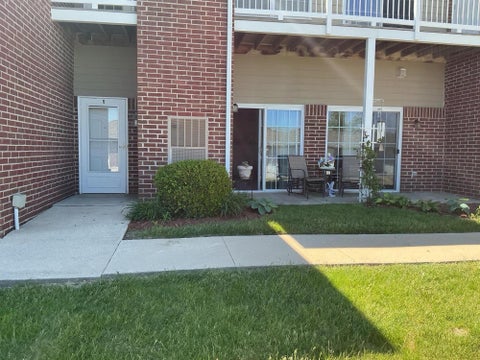 Photo of 6846 102nd St, Pleasant Prairie, WI 53158 (MLS # 1968391)