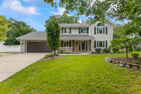 Photo of 8026 S 85th St, Franklin, WI 53132 (MLS # 1928191)