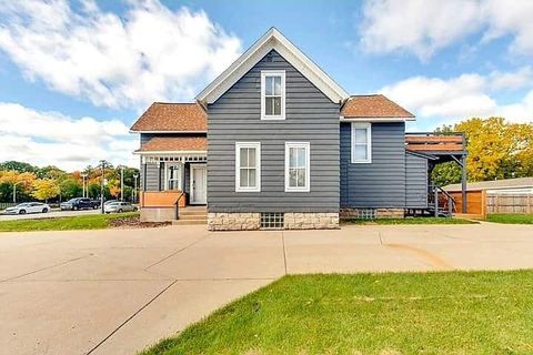 Photo of 7236 W State St, Wauwatosa, WI 53213 (MLS # 1942414)