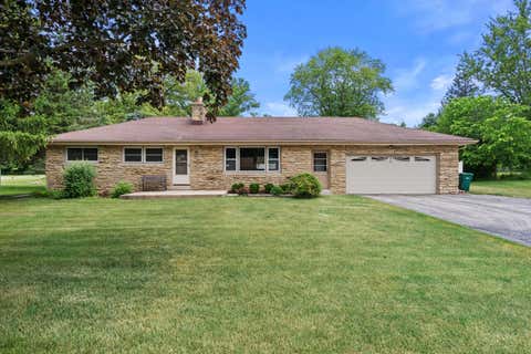 Photo of W147N5010 Dolphin Dr, Menomonee Falls, WI 53051 (MLS # 1967043)