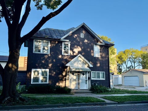 Photo of 416-418 8th St S, La Crosse, WI 54601 (MLS # 1980719)