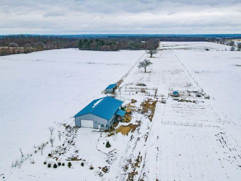Photo of N2650 Hardscrabble Rd, Sullivan, WI 53156 (MLS # 1949707)