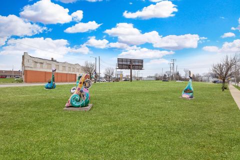 Photo of 3418 N Dr Martin Luther King Jr Dr, Milwaukee, WI 53212 (MLS # 1903291)