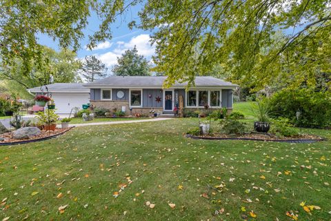 Photo of 6805 Lee Rd, Hartford, WI 53027 (MLS # 1939640)