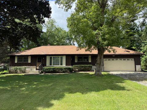 Photo of 9331 S 92nd St, Franklin, WI 53132 (MLS # 1932387)