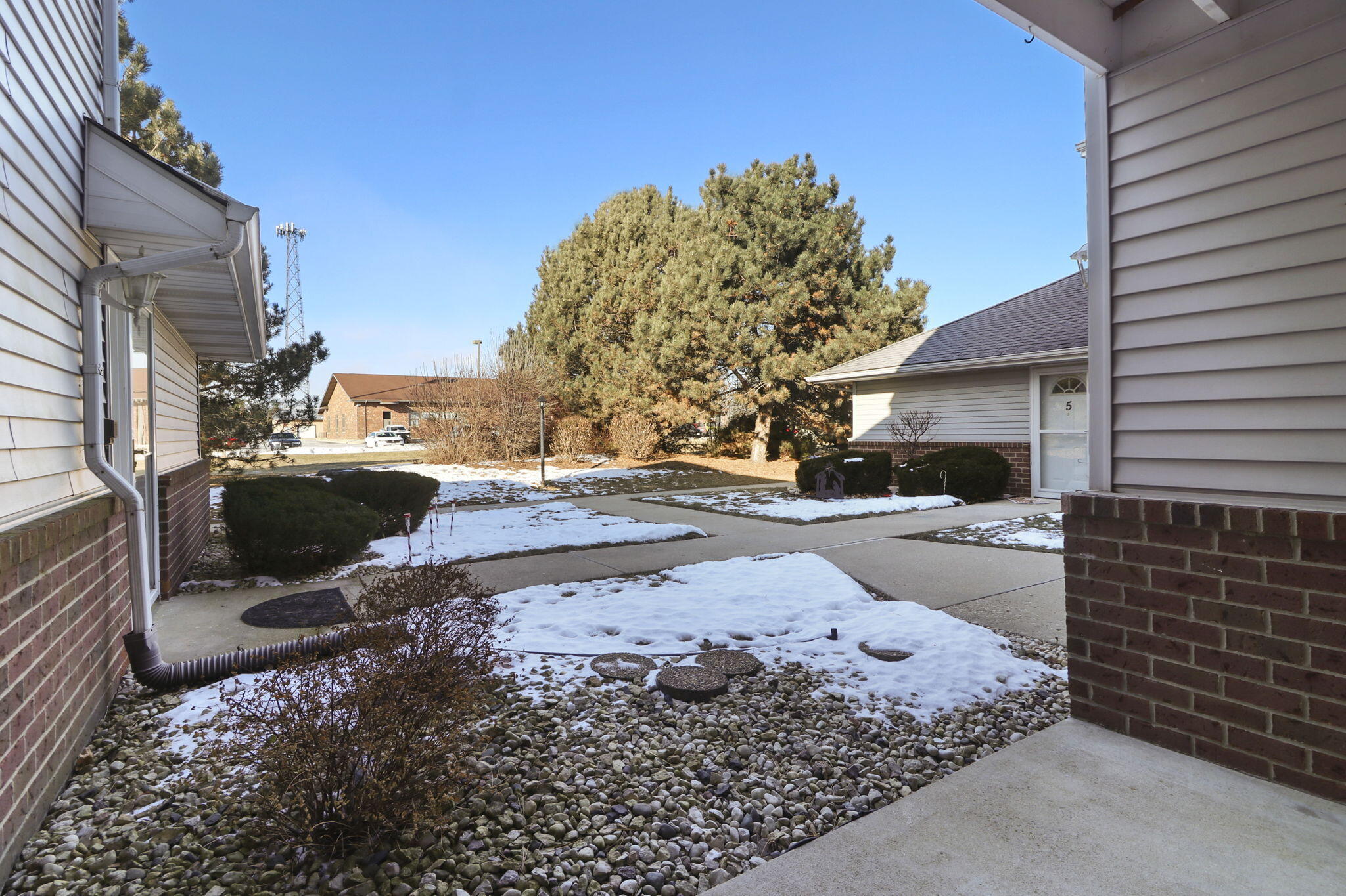 Somers, Wisconsin 53144, United States, 2 Bedrooms Bedrooms, ,2 BathroomsBathrooms,Residential,Pending,14704