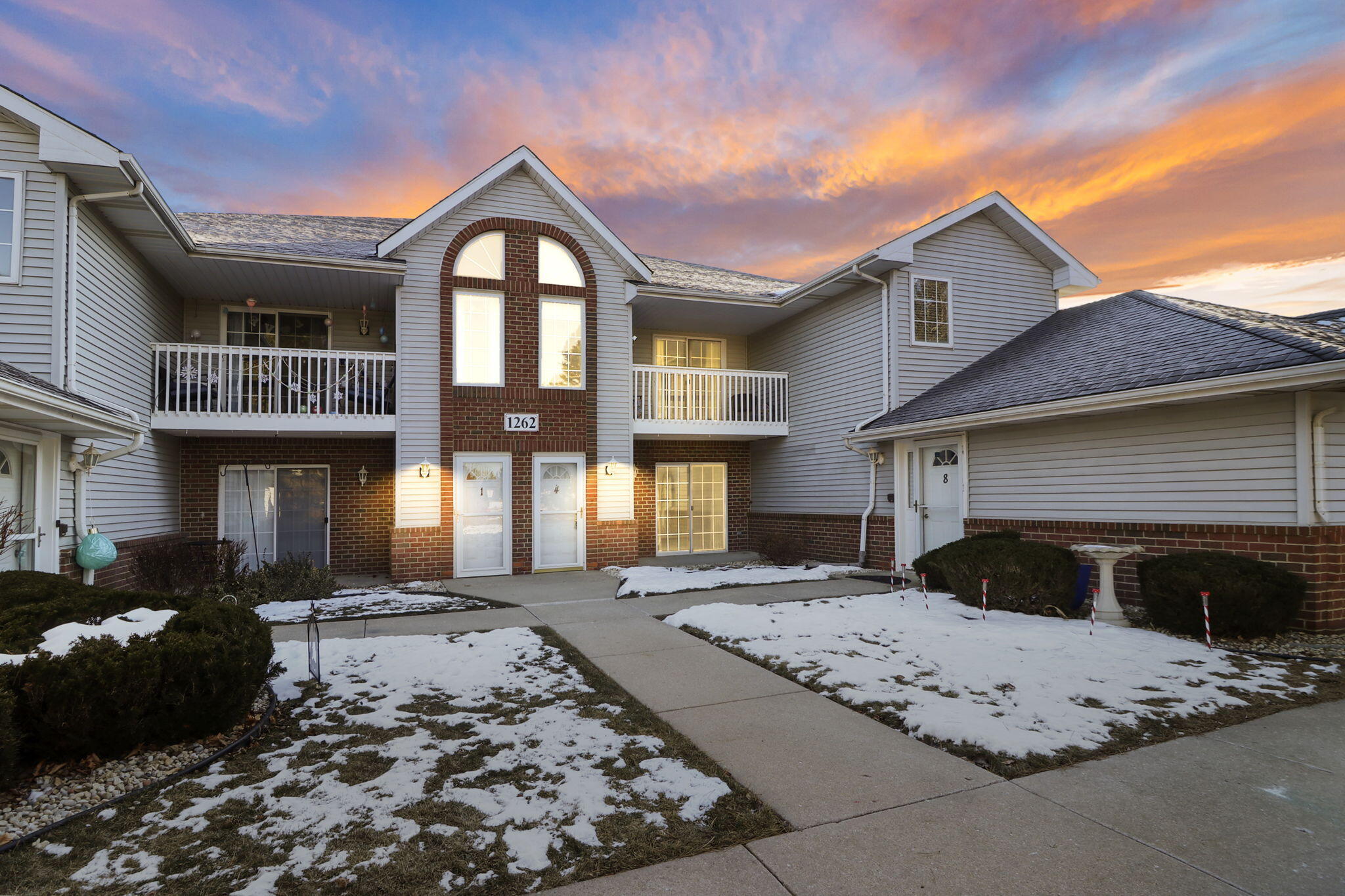 Somers, Wisconsin 53144, United States, 2 Bedrooms Bedrooms, ,2 BathroomsBathrooms,Residential,Pending,14704