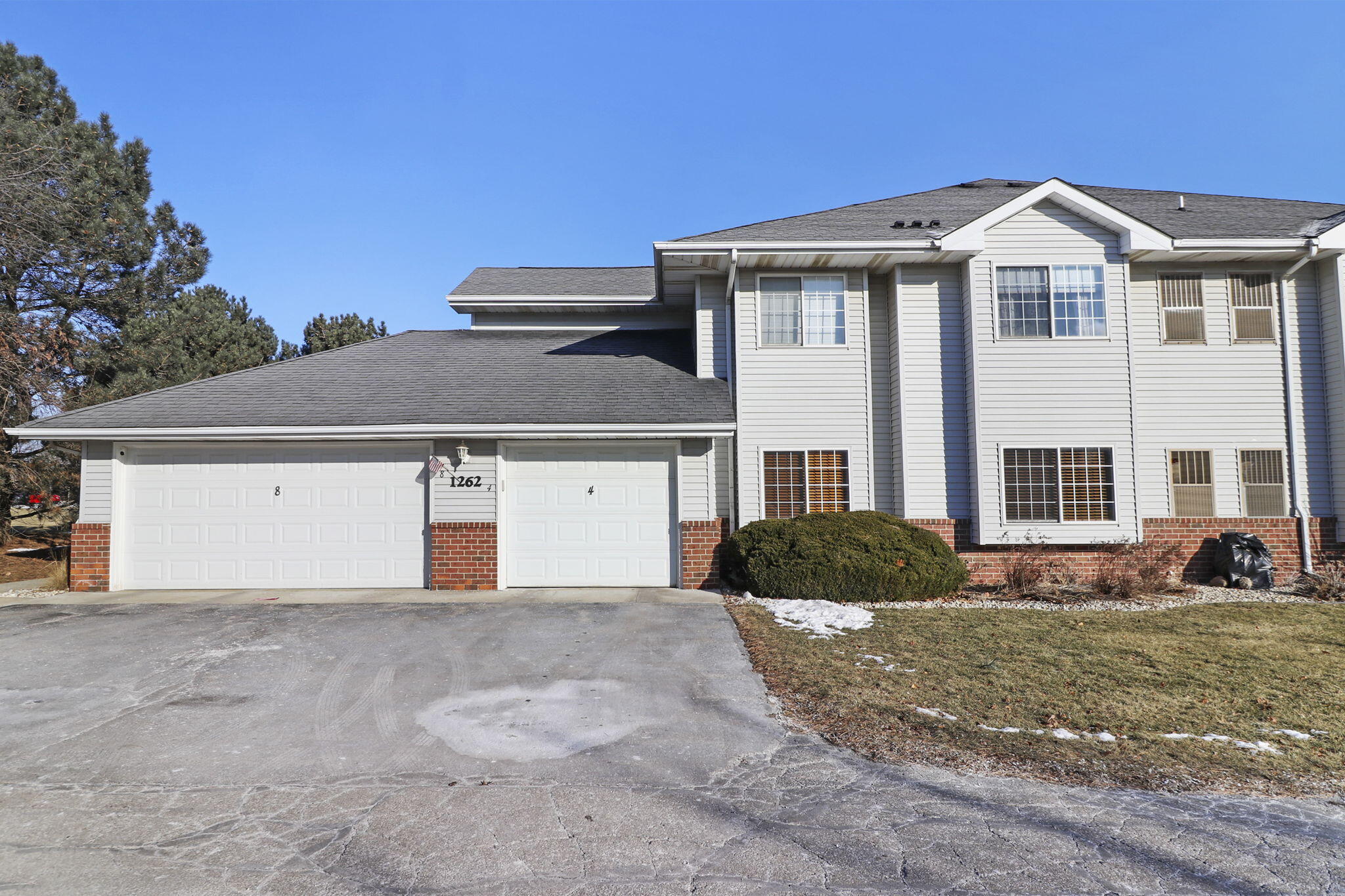 Somers, Wisconsin 53144, United States, 2 Bedrooms Bedrooms, ,2 BathroomsBathrooms,Residential,Pending,14704