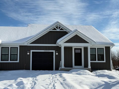 Photo of N162W21814 Poppy Rd, Jackson, WI 53037 (MLS # 1950932)