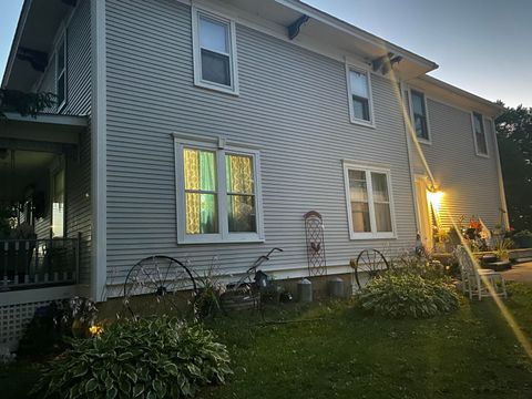 Photo of 222 W Beloit St, Darien, WI 53114 (MLS # 1957395)