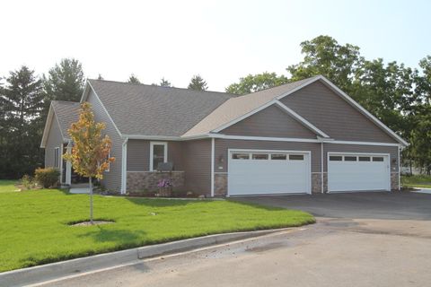 Photo of 313 N Trailview Cir, Waterford, WI 53185 (MLS # 1939729)