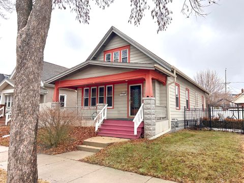 Photo of 3041 S 11th St, Milwaukee, WI 53215 (MLS # 1952788)