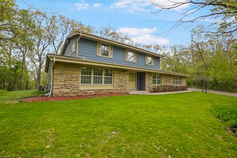 Photo of W307N7172 Club Ct, Merton, WI 53029 (MLS # 1962576)