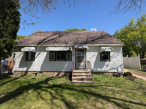 Photo of 1615 31st St S, La Crosse, WI 54601 (MLS # 1961517)