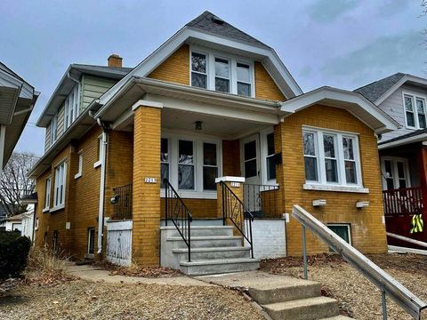 Photo of 2211 S 72nd St, West Allis, WI 53219 (MLS # 1940573)