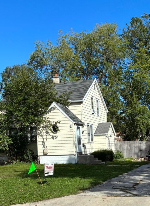 Photo of 4642 N 57 St, Milwaukee, WI 53218 (MLS # 1982372)
