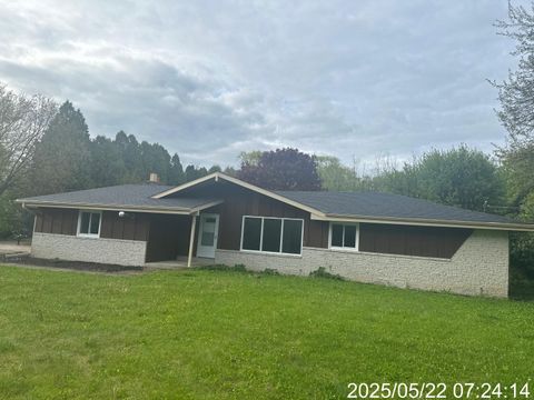 Photo of N94W20489 Schlei Rd, Menomonee Falls, WI 53051 (MLS # 1930106)