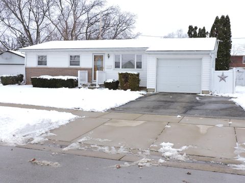 Photo of 1003 Peterson St, Fort Atkinson, WI 53538 (MLS # 1947673)