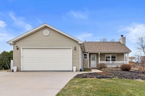 Photo of 1157 Bluestem Ct, Elkhorn, WI 53121 (MLS # 1955456)