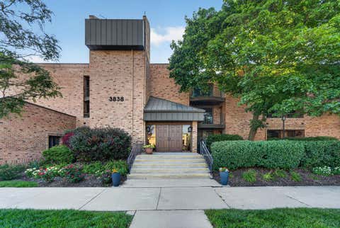 Photo of 3838 N Oakland Ave, Shorewood, WI 53211 (MLS # 1975666)
