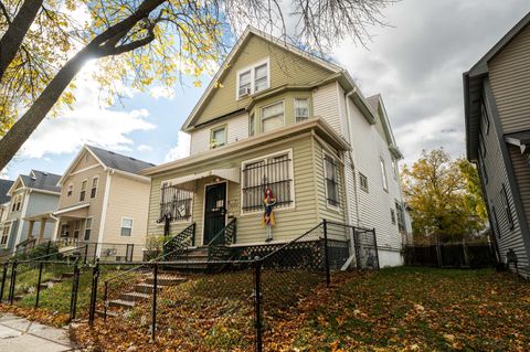 Photo of 2043 N 28th St, Milwaukee, WI 53208 (MLS # 1940611)