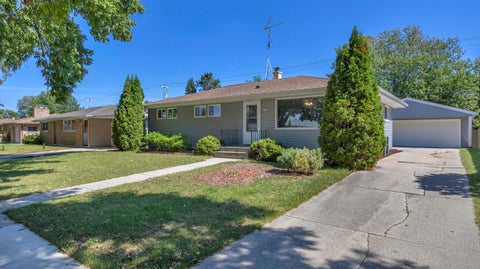 Photo of 2905 S 18th St, Sheboygan, WI 53081 (MLS # 1980689)