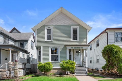 Photo of 3328 N Bartlett Ave, Milwaukee, WI 53211 (MLS # 1958572)