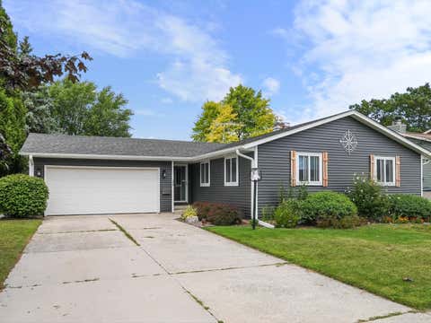 Photo of 1668 Atlanta Cir, Manitowoc, WI 54220 (MLS # 1977539)