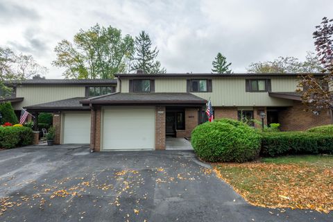 Photo of 12804 N Colony Dr, Mequon, WI 53097 (MLS # 1937943)