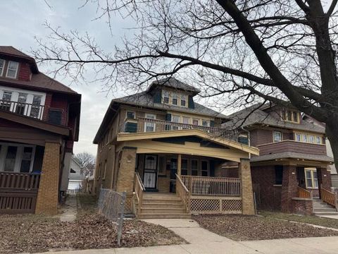 Photo of 2646 N 50TH St, Milwaukee, WI 53210 (MLS # 1955651)