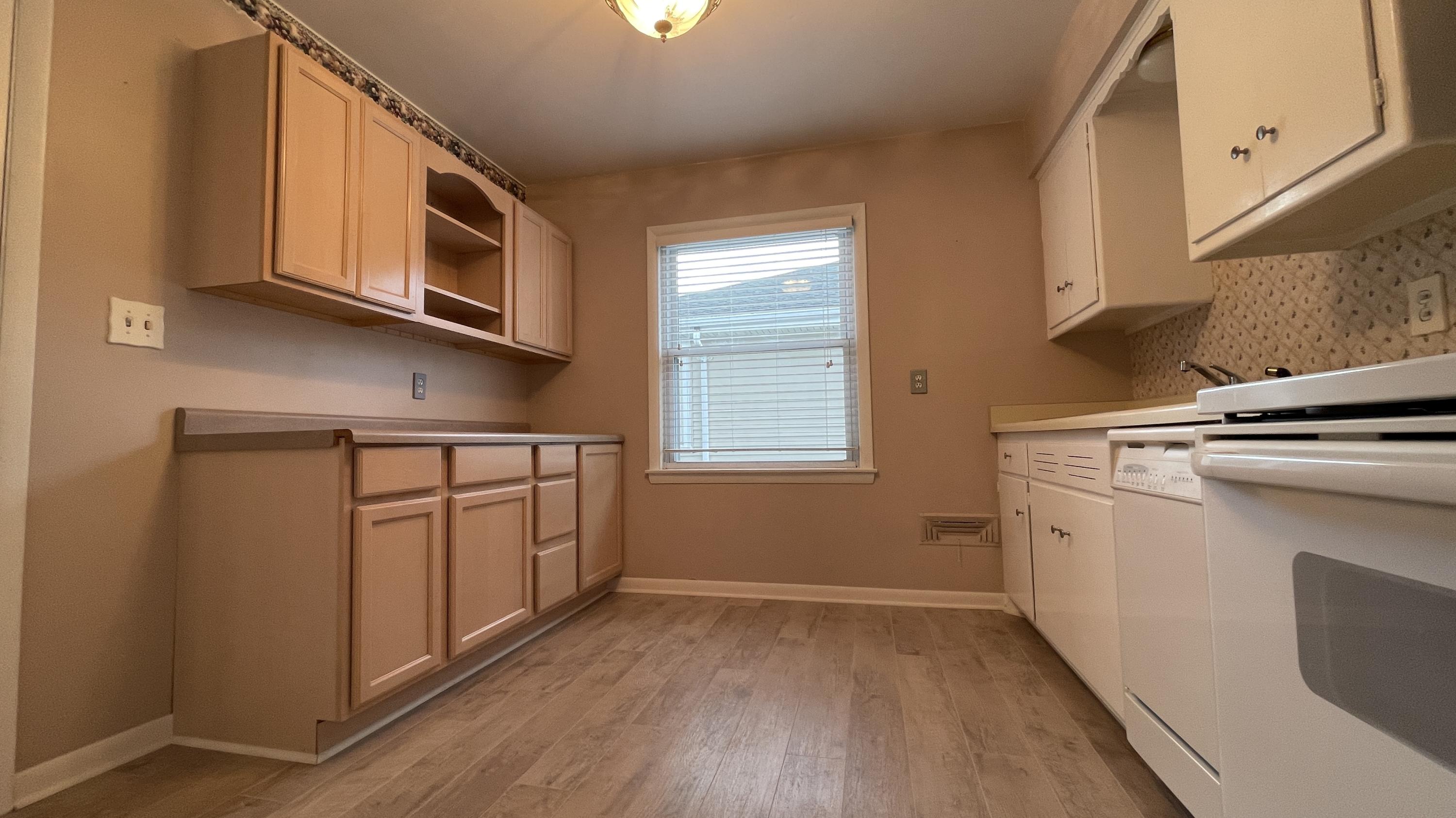 Milwaukee, Wisconsin 53222, United States, 3 Bedrooms Bedrooms, ,1 BathroomBathrooms,Residential,Active,119030