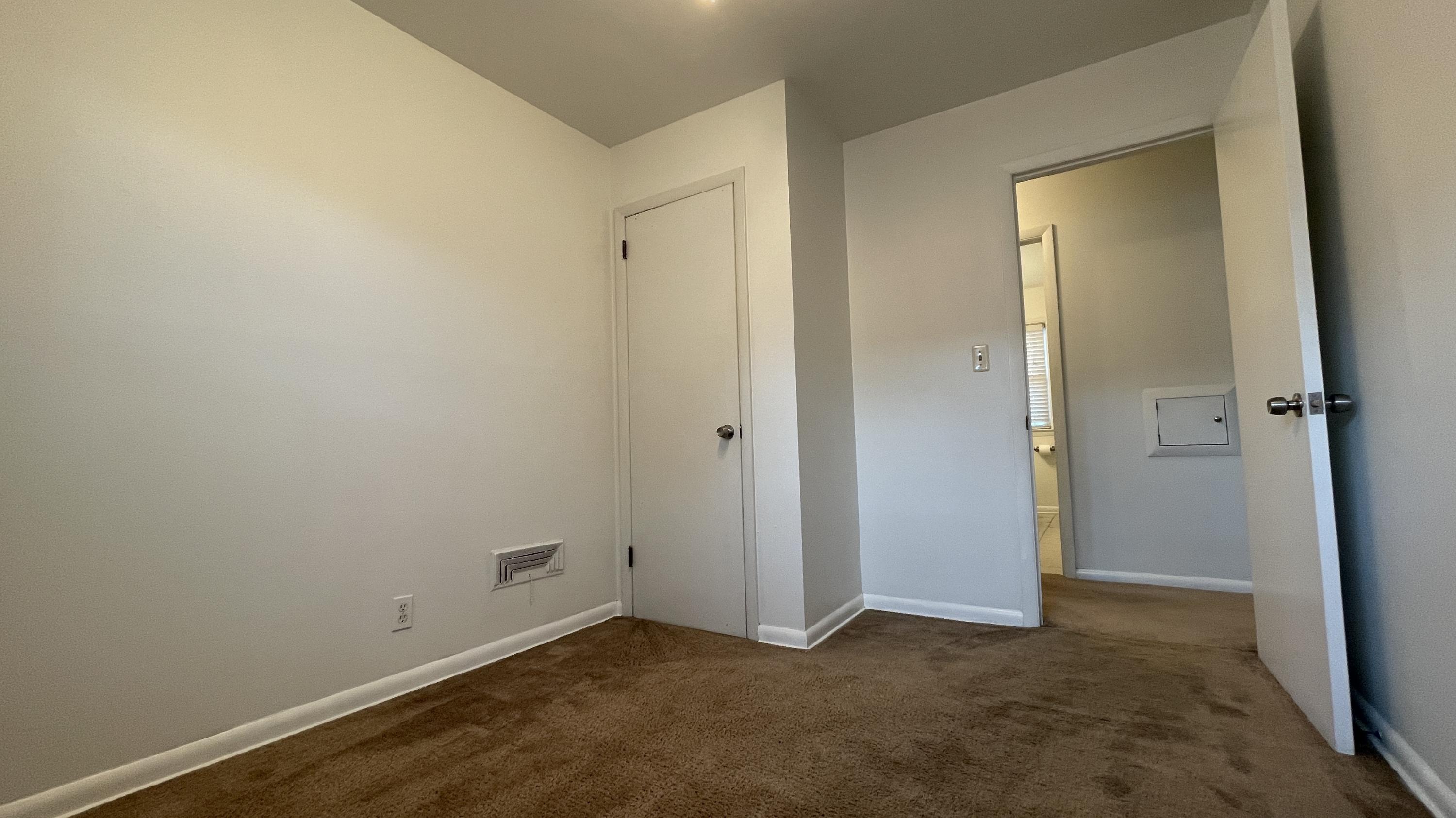 Milwaukee, Wisconsin 53222, United States, 3 Bedrooms Bedrooms, ,1 BathroomBathrooms,Residential,Active,119030