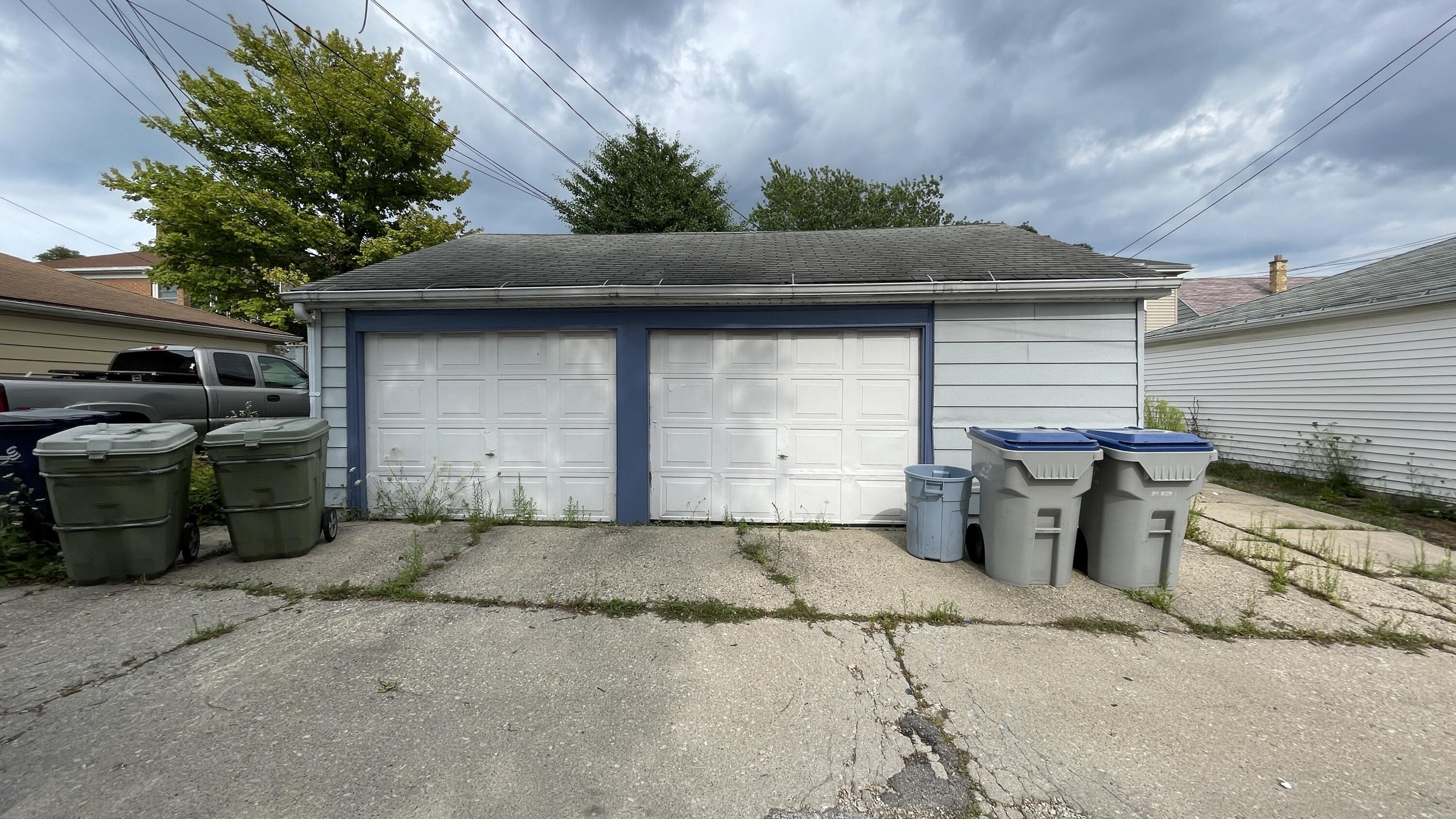 Milwaukee, Wisconsin 53222, United States, 3 Bedrooms Bedrooms, ,1 BathroomBathrooms,Residential,Active,119030