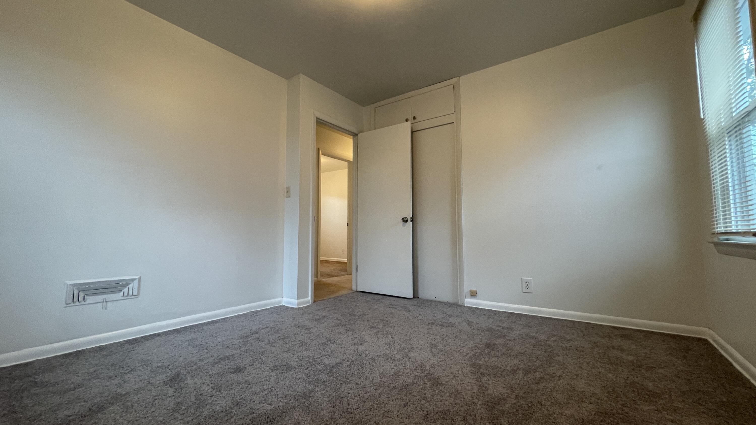 Milwaukee, Wisconsin 53222, United States, 3 Bedrooms Bedrooms, ,1 BathroomBathrooms,Residential,Active,119030