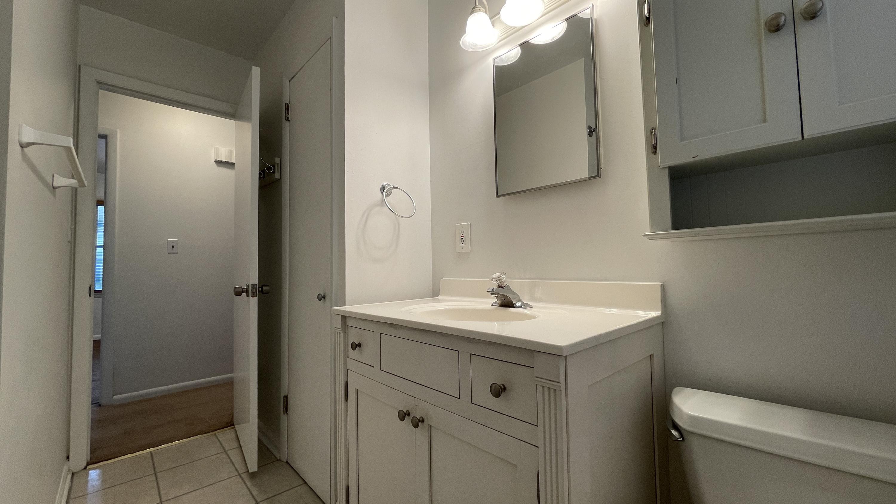 Milwaukee, Wisconsin 53222, United States, 3 Bedrooms Bedrooms, ,1 BathroomBathrooms,Residential,Active,119030