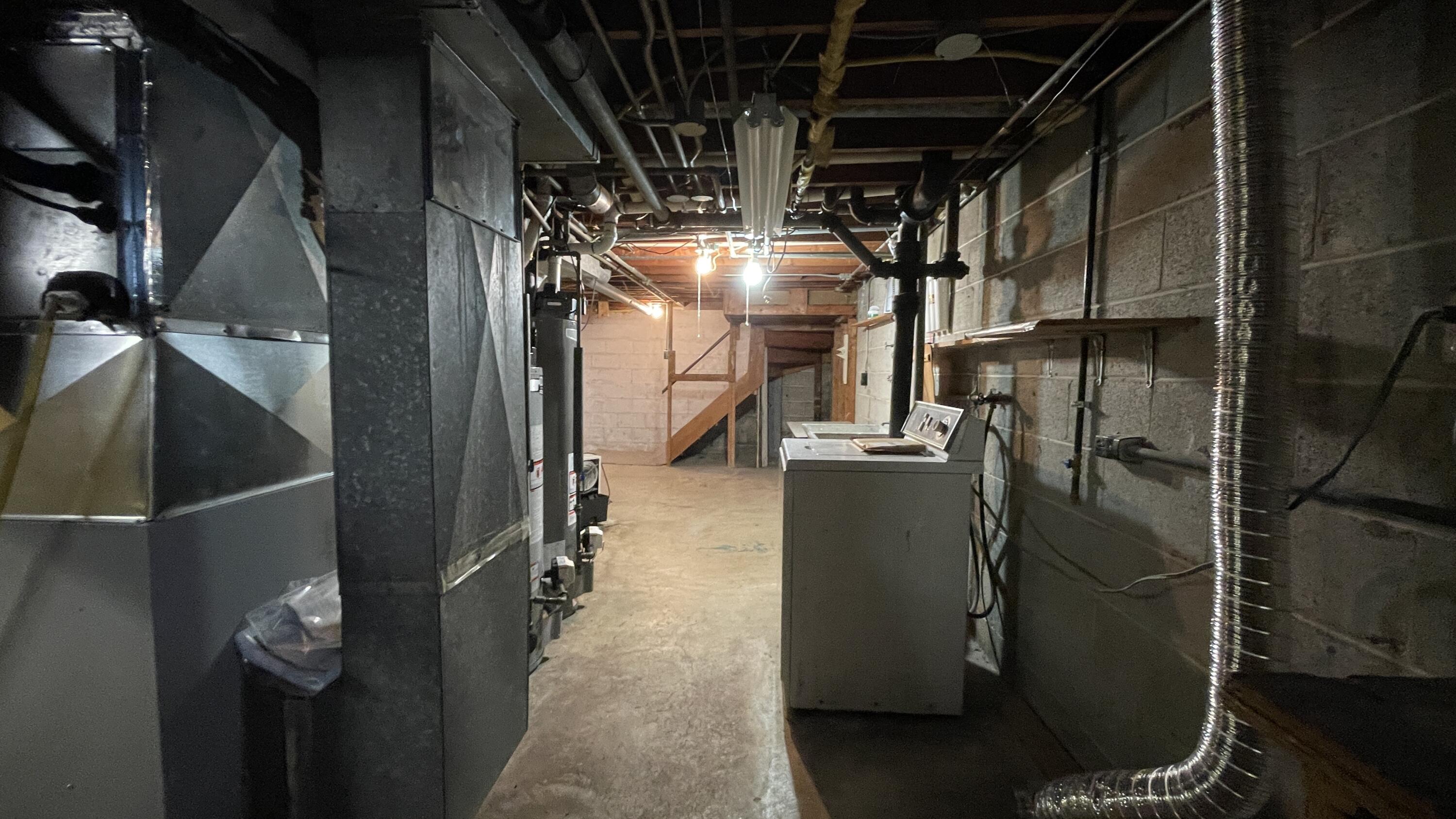 Milwaukee, Wisconsin 53222, United States, 3 Bedrooms Bedrooms, ,1 BathroomBathrooms,Residential,Active,119030