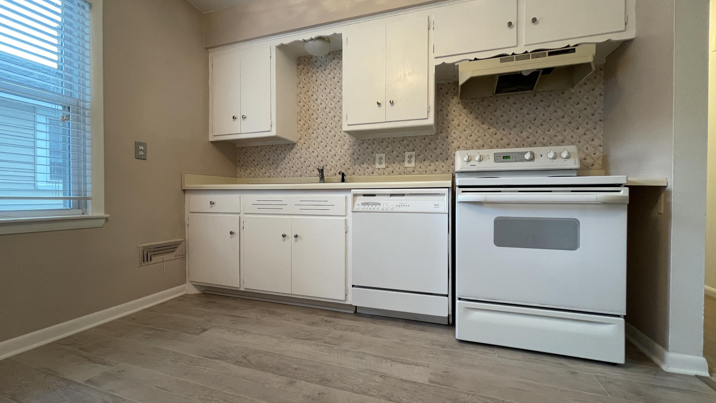 Milwaukee, Wisconsin 53222, United States, 3 Bedrooms Bedrooms, ,1 BathroomBathrooms,Residential,Active,119030