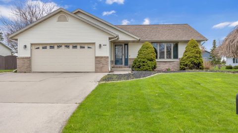 Photo of 4916 White Fox Dr, Sheboygan, WI 53081 (MLS # 1960541)