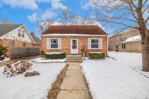 Photo of 513 Sugar Creek St, Delavan, WI 53115 (MLS # 1949872)