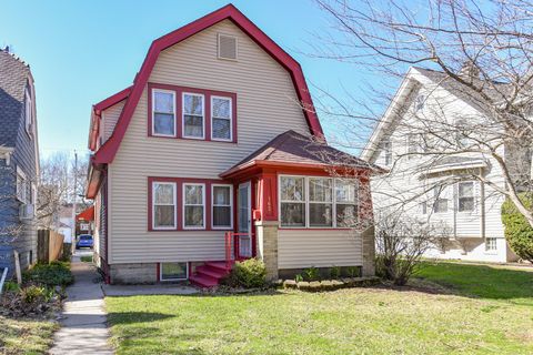 Photo of 165 W Saveland Ave, Milwaukee, WI 53207 (MLS # 1957805)