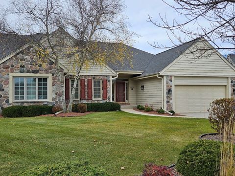 Photo of 2636 W Lake Forest Ct, Mequon, WI 53092 (MLS # 1903526)