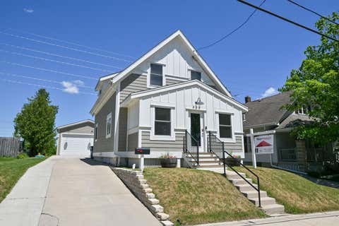 Photo of 458 W Chestnut St, Port Washington, WI 53074 (MLS # 1965255)