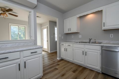 Photo of 1891 Parknoll Ln, Port Washington, WI 53074 (MLS # 1954395)