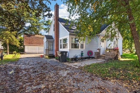 Photo of 114 S 1st St, Salem Lakes, WI 53170 (MLS # 1983216)