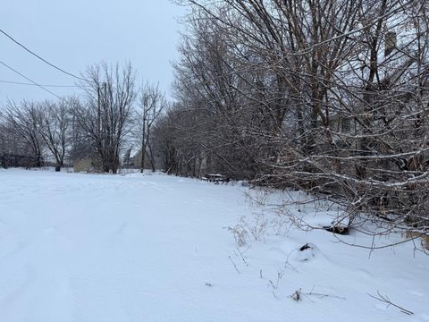 Photo of 1426 W Groeling Ave, Milwaukee, WI 53206 (MLS # 1948161)