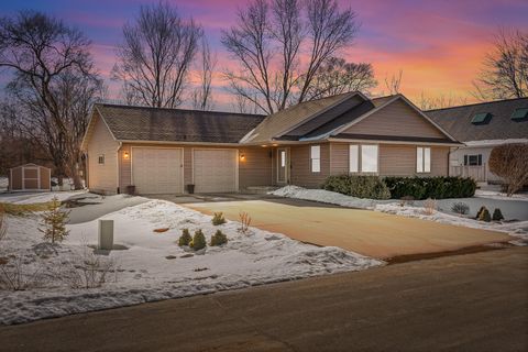 Photo of 24321 Bluebird Ct, Trempealeau, WI 54661 (MLS # 1949852)