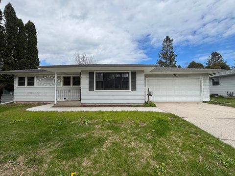 Photo of 2708 Pershing Ave, Sheboygan, WI 53083 (MLS # 1960489)