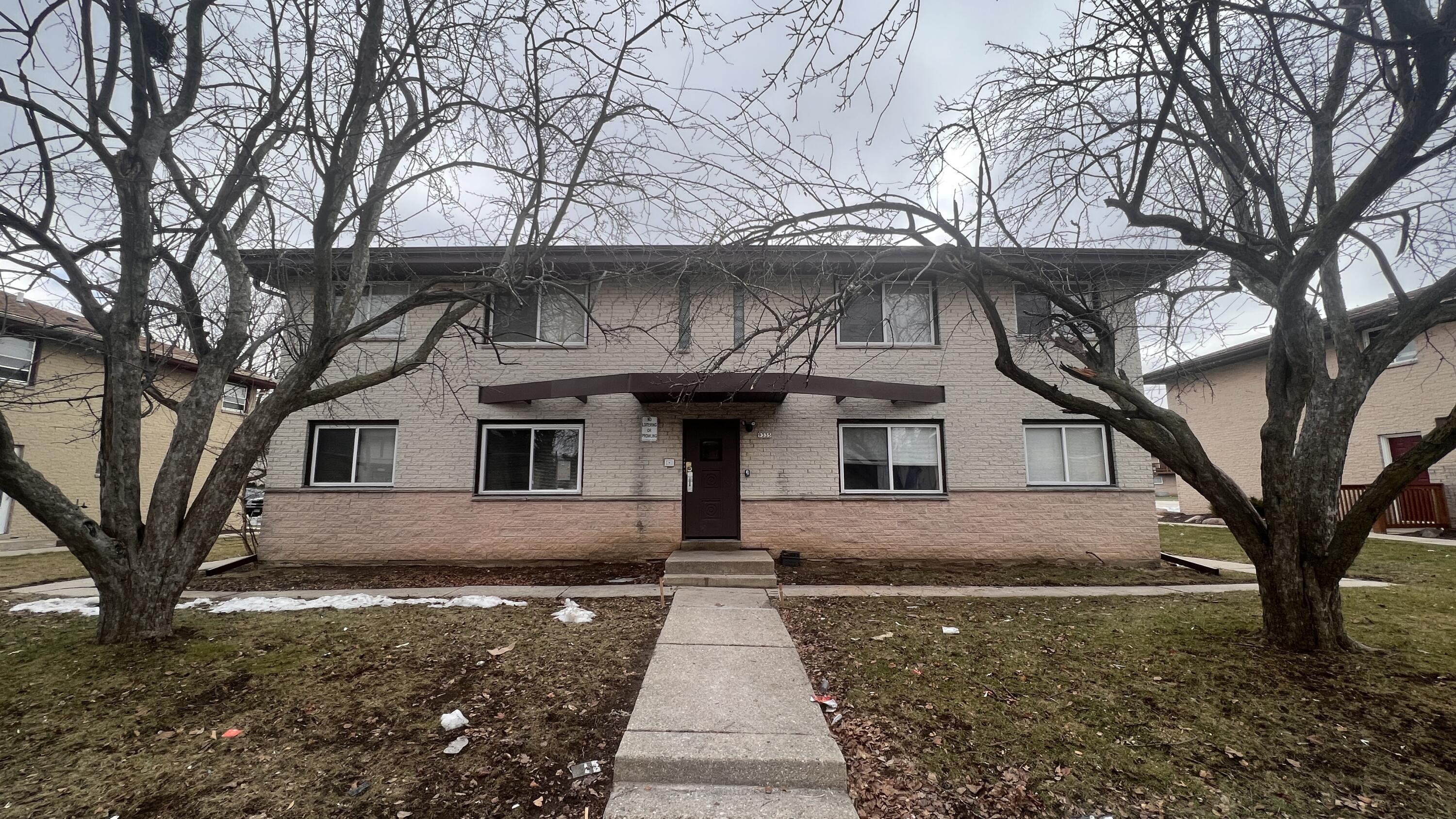 Milwaukee, Wisconsin 53225, United States, 2 Bedrooms Bedrooms, ,1 BathroomBathrooms,Residential,Active,16736