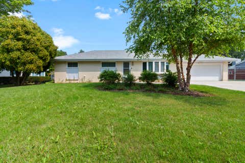 Photo of 8826 S Patricia Blvd, Oak Creek, WI 53154 (MLS # 1975803)
