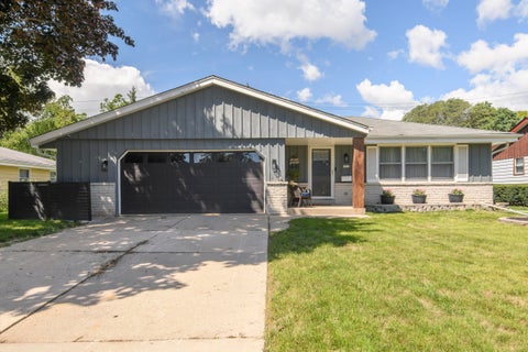 Photo of 5515 N Shasta Dr, Glendale, WI 53209 (MLS # 1976536)